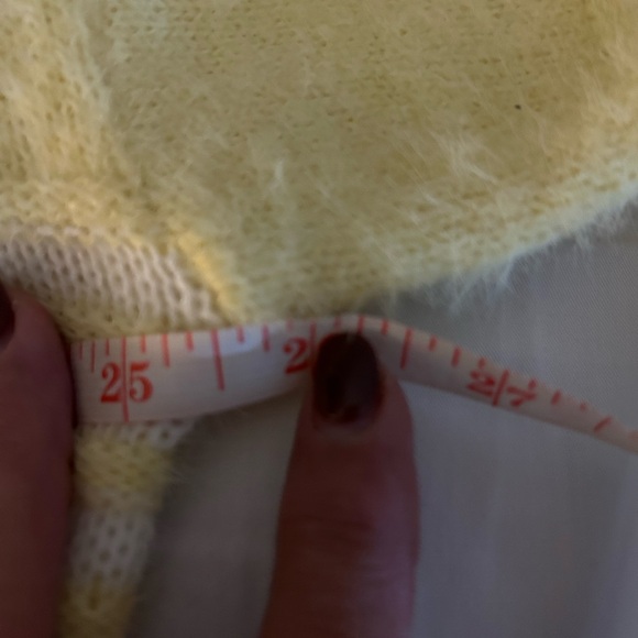 Pink Lily Women’s Cropped Yellow Sweater Size XL - Picture 5 of 7